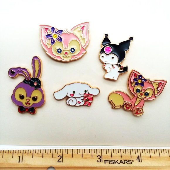 Pins Sanrio 5 Hello Kitty Kuromi Pin Brooch Goth Punk Emo Fox Bunny Cinnamoroll - Picture 2 of 2